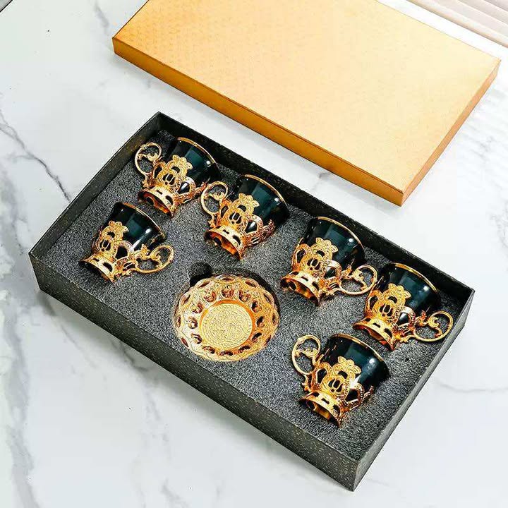 ชุดถ้วยชากาแฟเซรามิกขอบทองเงาดีไซน์หรู สวยงาม 3